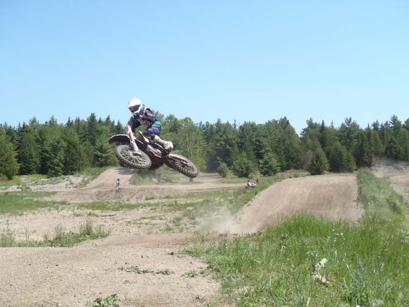 P6180040  Flying sideways